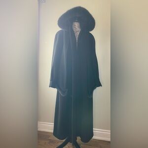 Vintage dark olive green virgin wool coat- size 11-12 Women’s